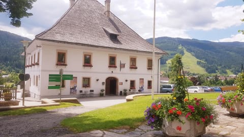 Gasthof Kreischberg Bed and Breakfast in Carinthia, Austria