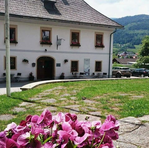 Gasthof Kreischberg Bed and Breakfast in Carinthia, Austria