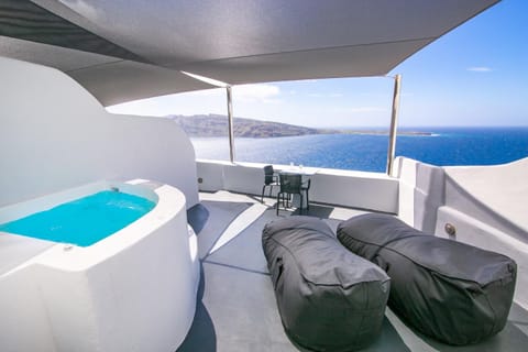 Hot Tub, Balcony/Terrace, Landmark view, Sea view