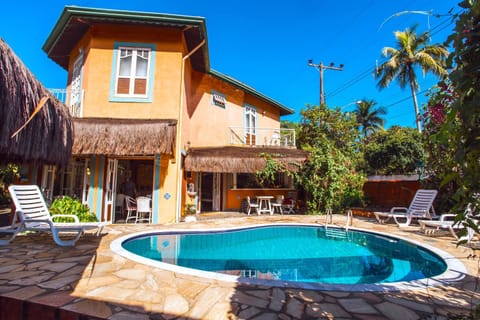 Dining area, Swimming pool, sunbed