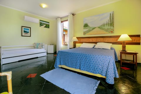 Bed, Photo of the whole room, Bedroom, air conditioner