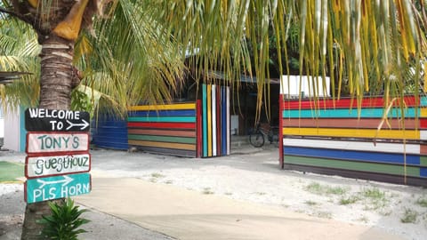 Tony’s Guesthouse at Teluk Bahang Chambre d’hôte in Penang