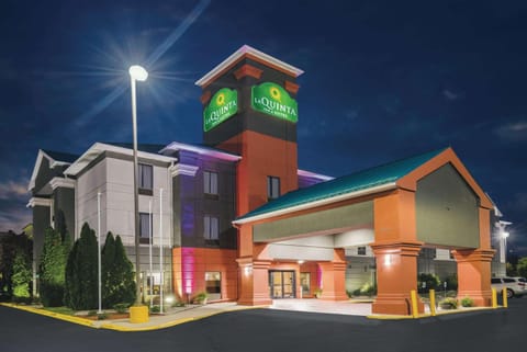 La Quinta Inn & Suites by Wyndham Louisville East Hotel in Jeffersontown