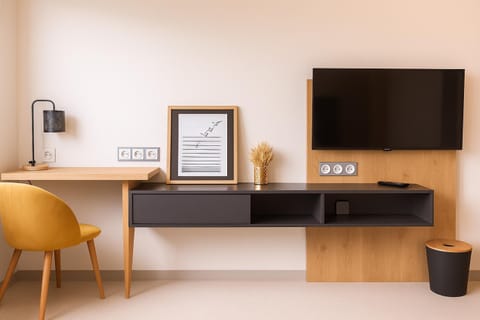 Photo of the whole room, Seating area, Bedroom, Garden view, Garden view