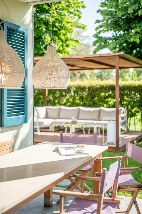 Patio, Garden view