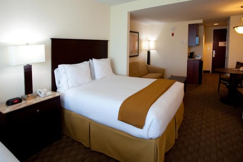 Holiday Inn Express & Suites Columbus at Northlake, an IHG Hotel Hotel in Columbus