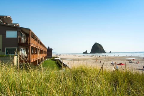 Nearby landmark, Natural landscape, Balcony/Terrace, Beach, Sea view