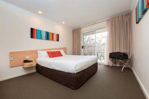 Ramada Encore Belconnen Hotel in Canberra