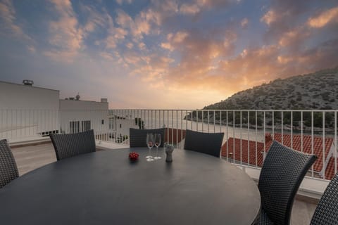 View (from property/room), Balcony/Terrace, Sunset