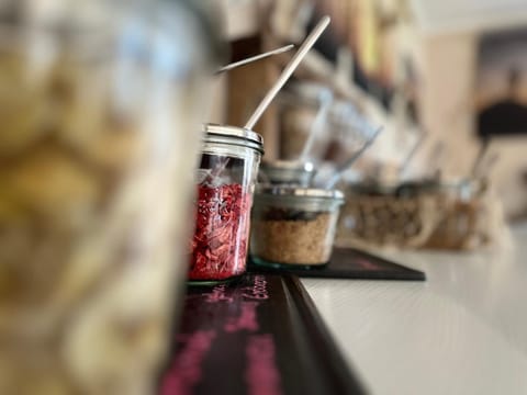 Restaurant/places to eat, Breakfast, Buffet breakfast