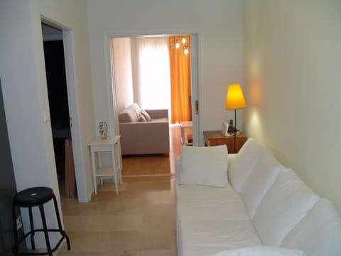 Living room, Lobby or reception, Photo of the whole room, Bedroom, Communal kitchen