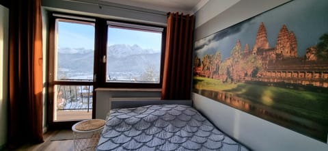 Bed, Photo of the whole room, Bedroom, Garden view, Mountain view