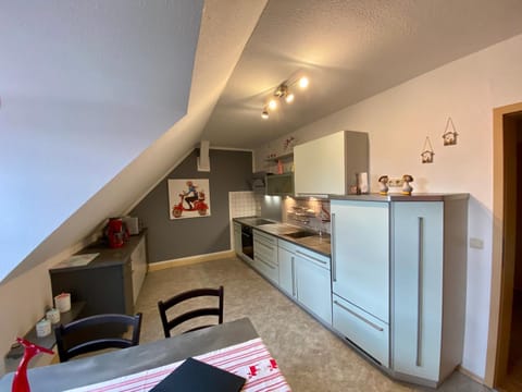 Kitchen or kitchenette, Photo of the whole room, Dining area