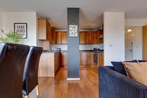 Pass the Keys Spacious and Modern Flat with own Car Park Apartment in Cambridge