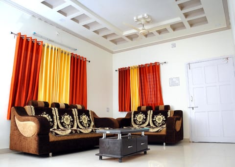 Shivam Sundaram Bunglows Casa in Gujarat