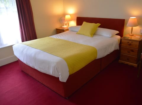 Victoria Lodge Guest House Bed and Breakfast in Salisbury