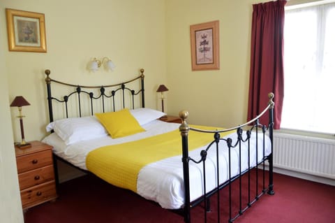 Victoria Lodge Guest House Bed and Breakfast in Salisbury