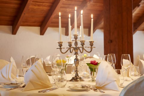 Banquet/Function facilities, Decorative detail