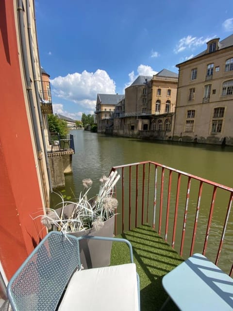 Romantique "comme à Venise" au bord de l'eau avec parking Apartamento in Metz