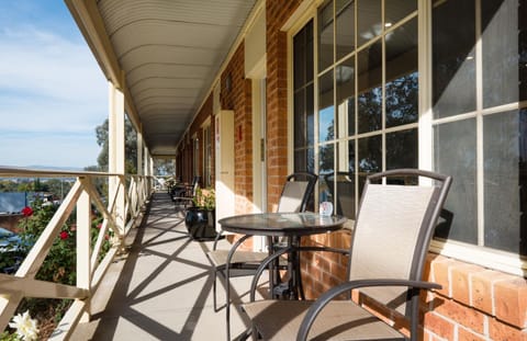 Commercial Golf Resort Motel in Albury