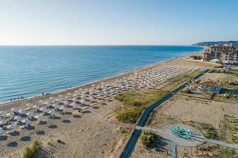 Day, Natural landscape, Bird's eye view, Beach, Sea view, sunbed