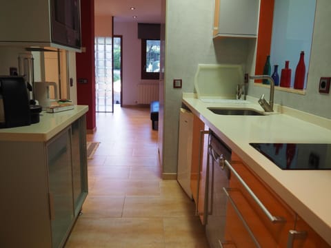 apartamento aislado jardín y piscina Apartment in Maresme