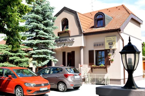 Fészek Fogadó - Pension Nest Bed and Breakfast in Hungary