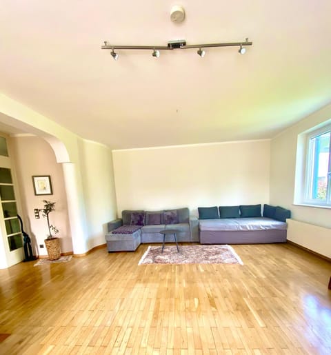 Big Apartment With Garden Apartment in Klagenfurt