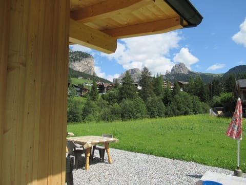 Chalet Dumbria Dolomites Apartment in Sëlva