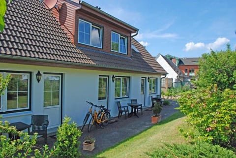 Property building, Patio, Garden, Garden view