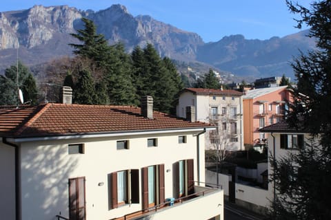 Nearby landmark, Mountain view