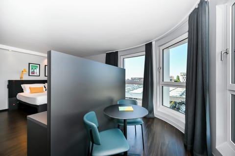 View (from property/room), Photo of the whole room, Seating area