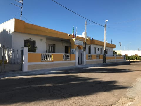 Facade/entrance, Balcony/Terrace