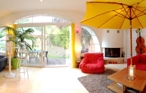 Maison de 3 chambres avec jardin clos et wifi a Montlucon Casa in Montluçon