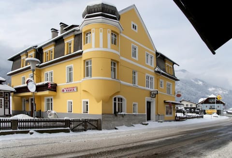 Facade/entrance, Winter