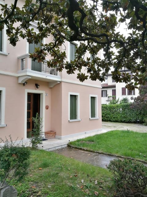 Treviso Casa Magnolie wi-fi Casa in Treviso