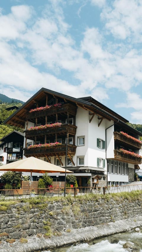 Property building, Day, Natural landscape, Mountain view