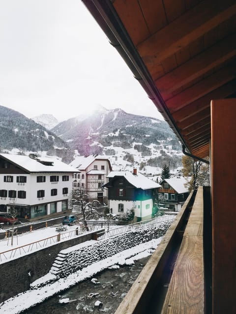 Balcony/Terrace, Mountain view