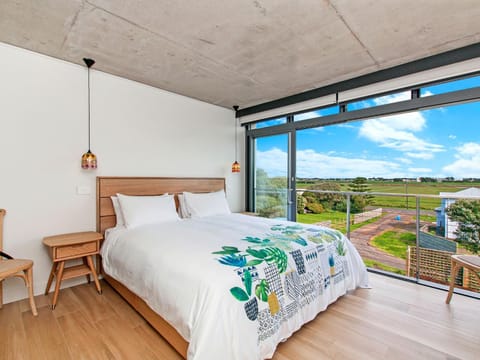 Oceanview Apartment in Port Fairy