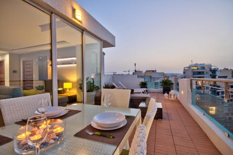 Magnificent Seafront 2-bedroom Sliema penthouse Eigentumswohnung in Sliema
