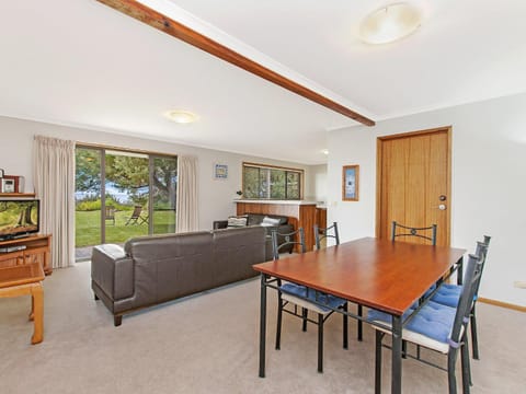 Waters Edge Apartment in Port Fairy