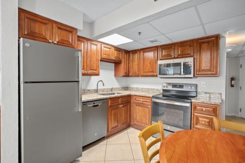 Kitchen or kitchenette, Dining area, dishwasher, oven, stove, toaster