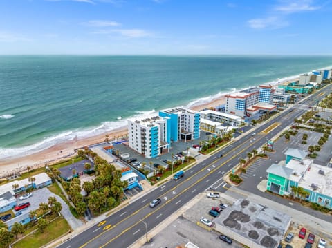 Property building, Day, Bird's eye view, Beach, Sea view, Location