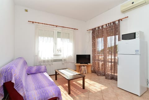 Apartments Edin 1359 Appartement in Fažana
