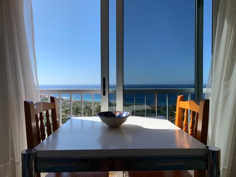 Balcony/Terrace, Dining area, Landmark view, Mountain view, Sea view, Family