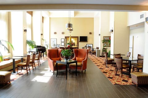 Hampton Inn & Suites Redding Hotel in Redding