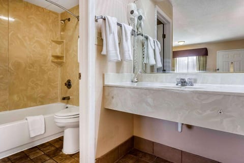 Bathroom, Photo of the whole room, On site