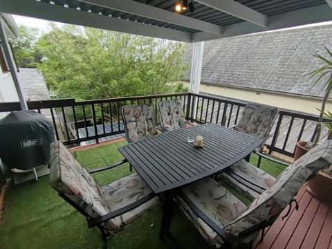 Patio, Day, BBQ facilities, Balcony/Terrace, Balcony/Terrace, Dining area