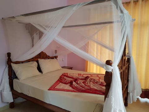 Daeli Apartment Pensão in Kendwa