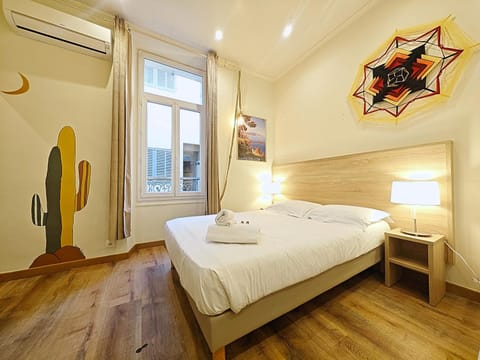 Bed, Bedroom, air conditioner